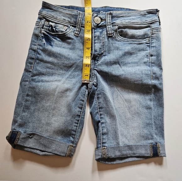SO, Favorite Bermuda, jean shorts. Size 0 - Picture 7 of 9